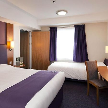 Premier Inn คิดเดอร์มินสเตอร์ ภายนอก รูปภาพ