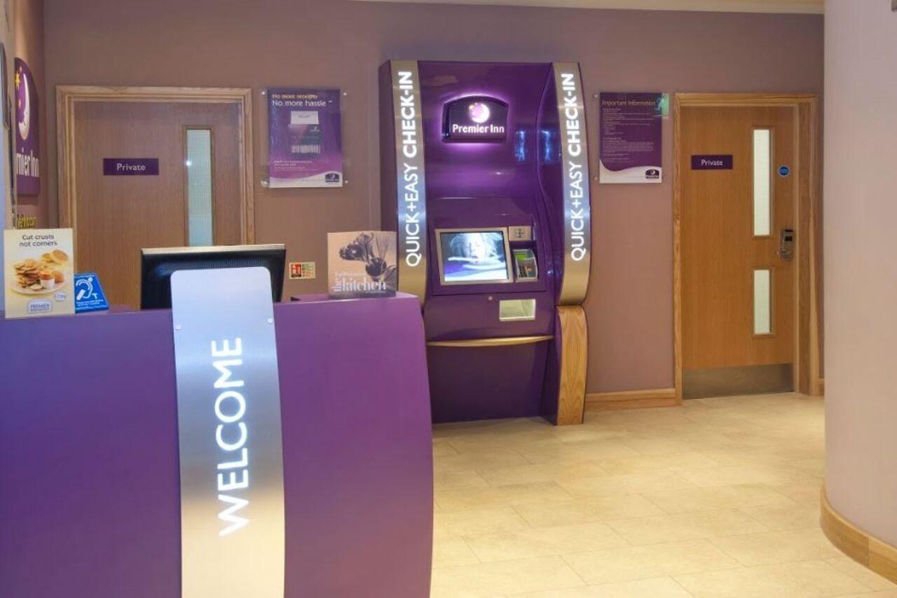 Premier Inn คิดเดอร์มินสเตอร์ ภายนอก รูปภาพ