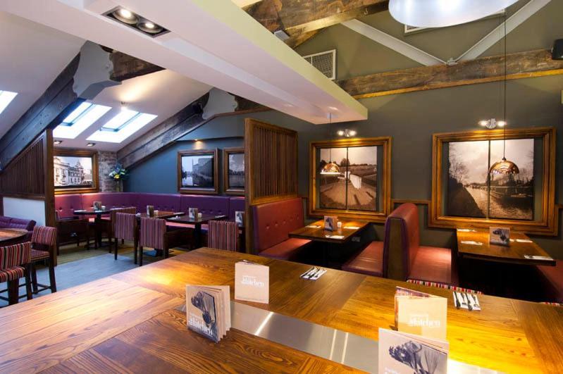 Premier Inn คิดเดอร์มินสเตอร์ ภายนอก รูปภาพ