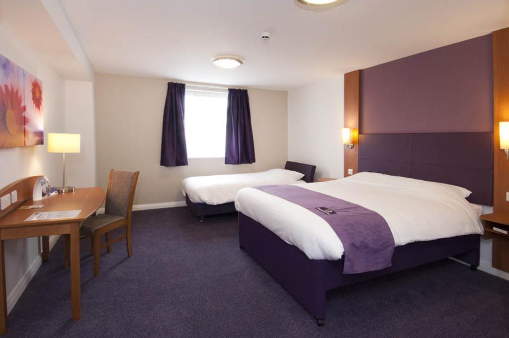 Premier Inn คิดเดอร์มินสเตอร์ ภายนอก รูปภาพ