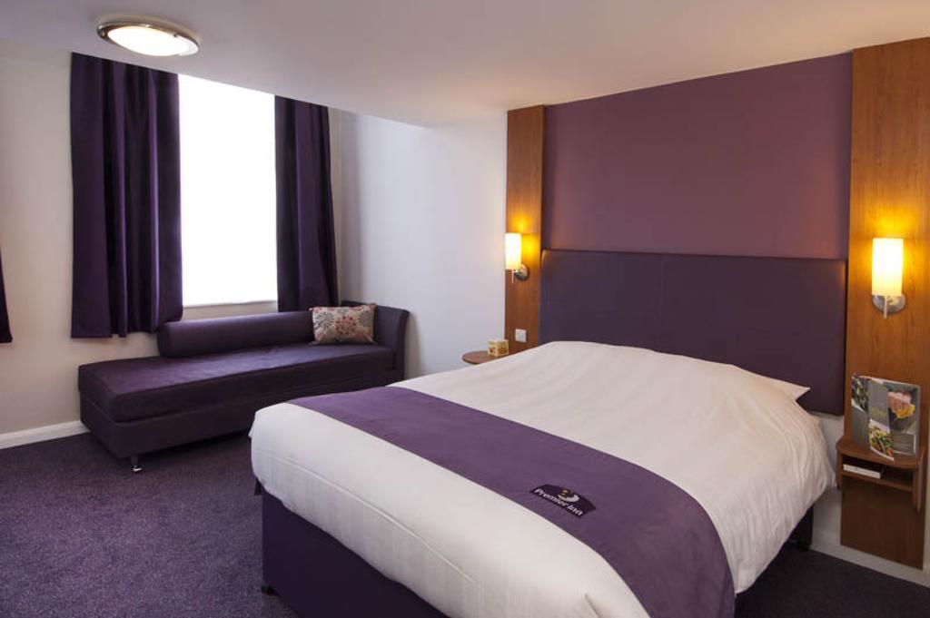 Premier Inn คิดเดอร์มินสเตอร์ ภายนอก รูปภาพ