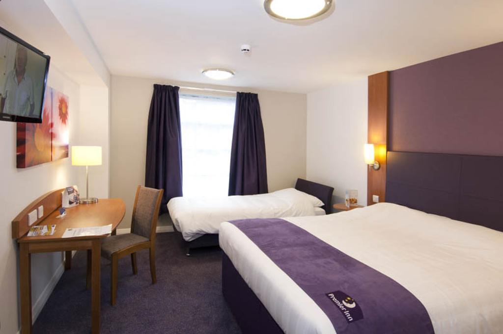 Premier Inn คิดเดอร์มินสเตอร์ ภายนอก รูปภาพ