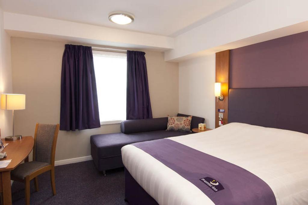 Premier Inn คิดเดอร์มินสเตอร์ ภายนอก รูปภาพ
