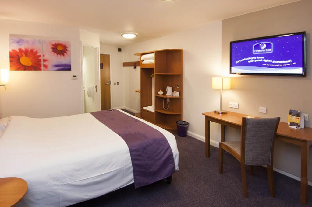 Premier Inn คิดเดอร์มินสเตอร์ ภายนอก รูปภาพ