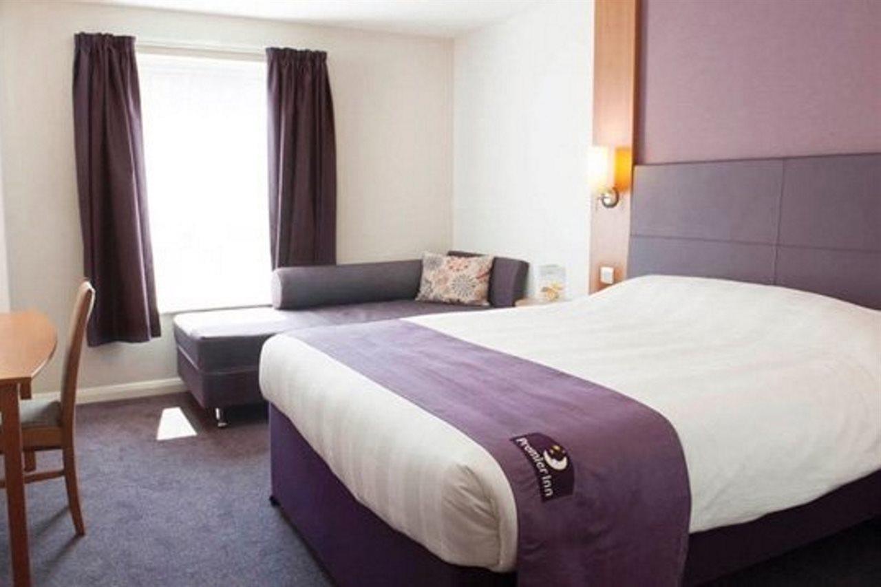 Premier Inn คิดเดอร์มินสเตอร์ ภายนอก รูปภาพ